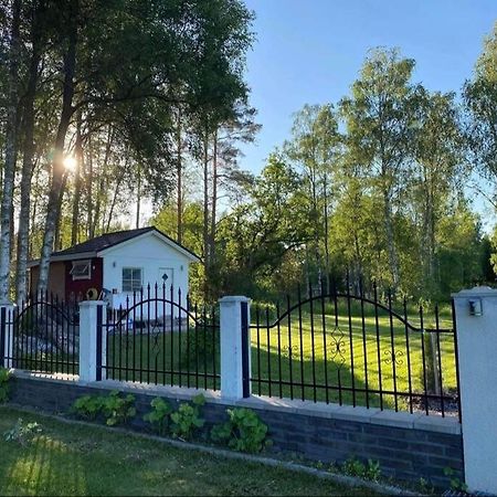Trevlig Stuga Med Uteplats Rimbo エクステリア 写真